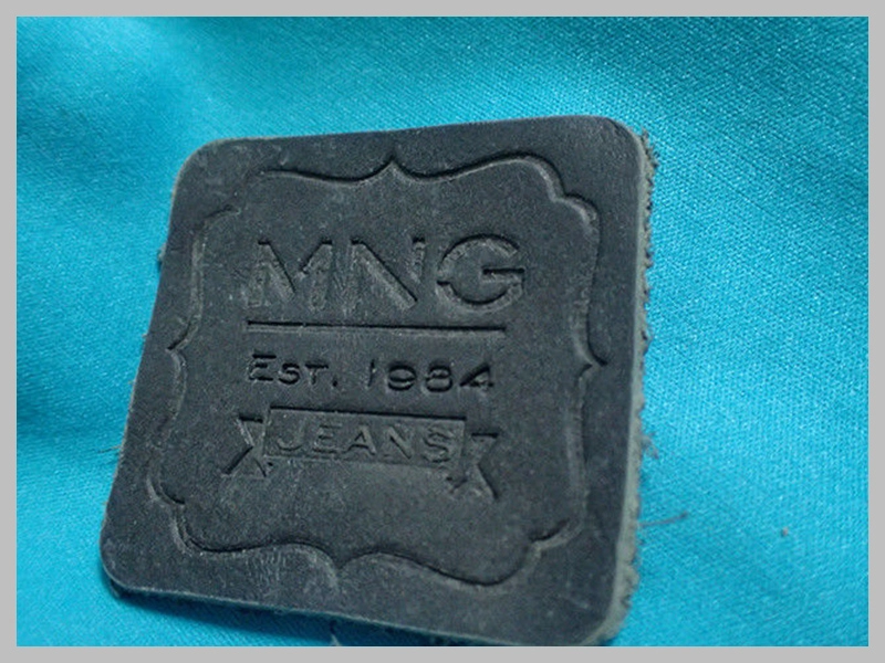 OEM Custom Printed Embossed Jeans Leather Patch Thumb